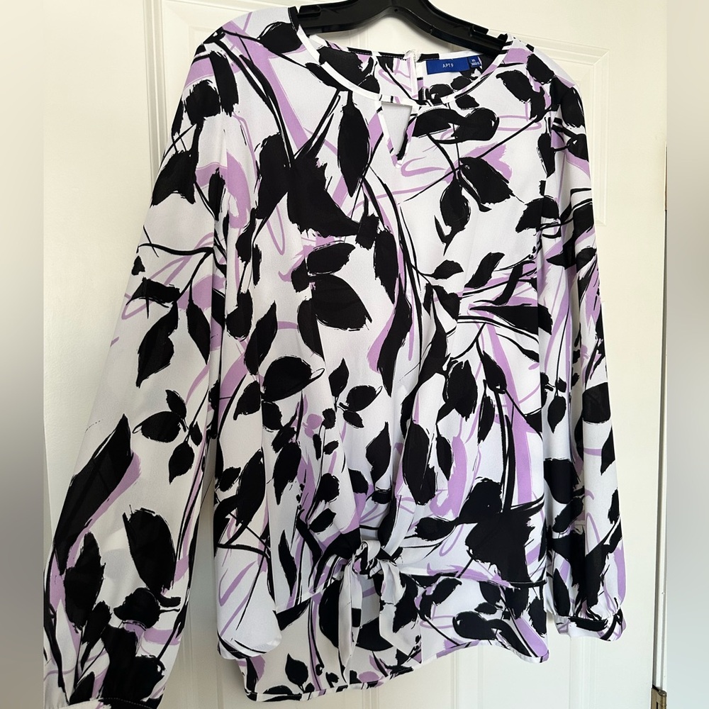 NWOT* Apt 9 floral long sleeve blouse with front tie detail - Size XL